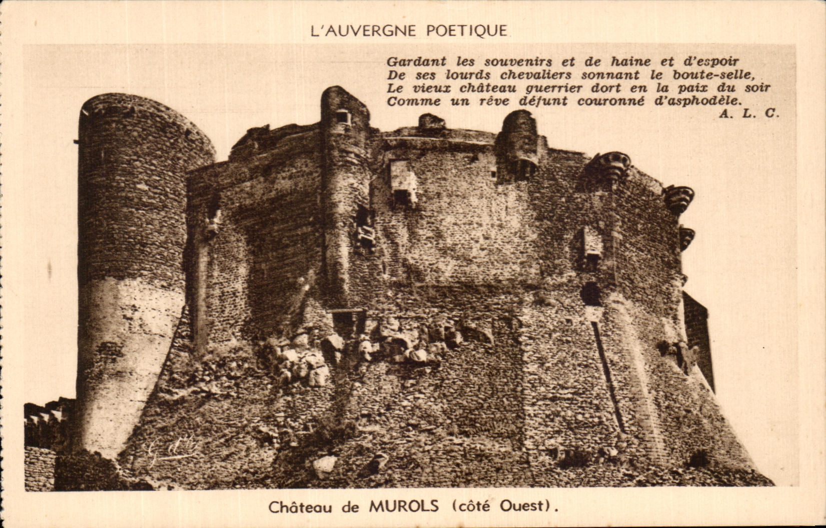 Château de Murols (côté Ouest) — L'Auvergne Poétique — J. Gouttetfangeas, éditeur (P.-de-D.)