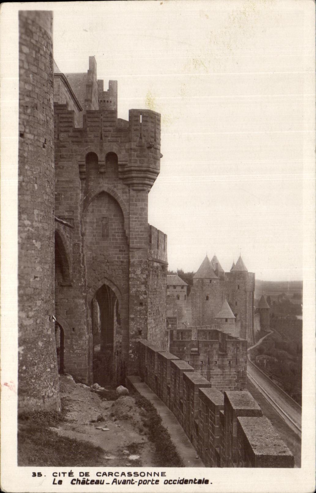 CPA Cite De Carcassonne La Chateau Avant Porte occidentale