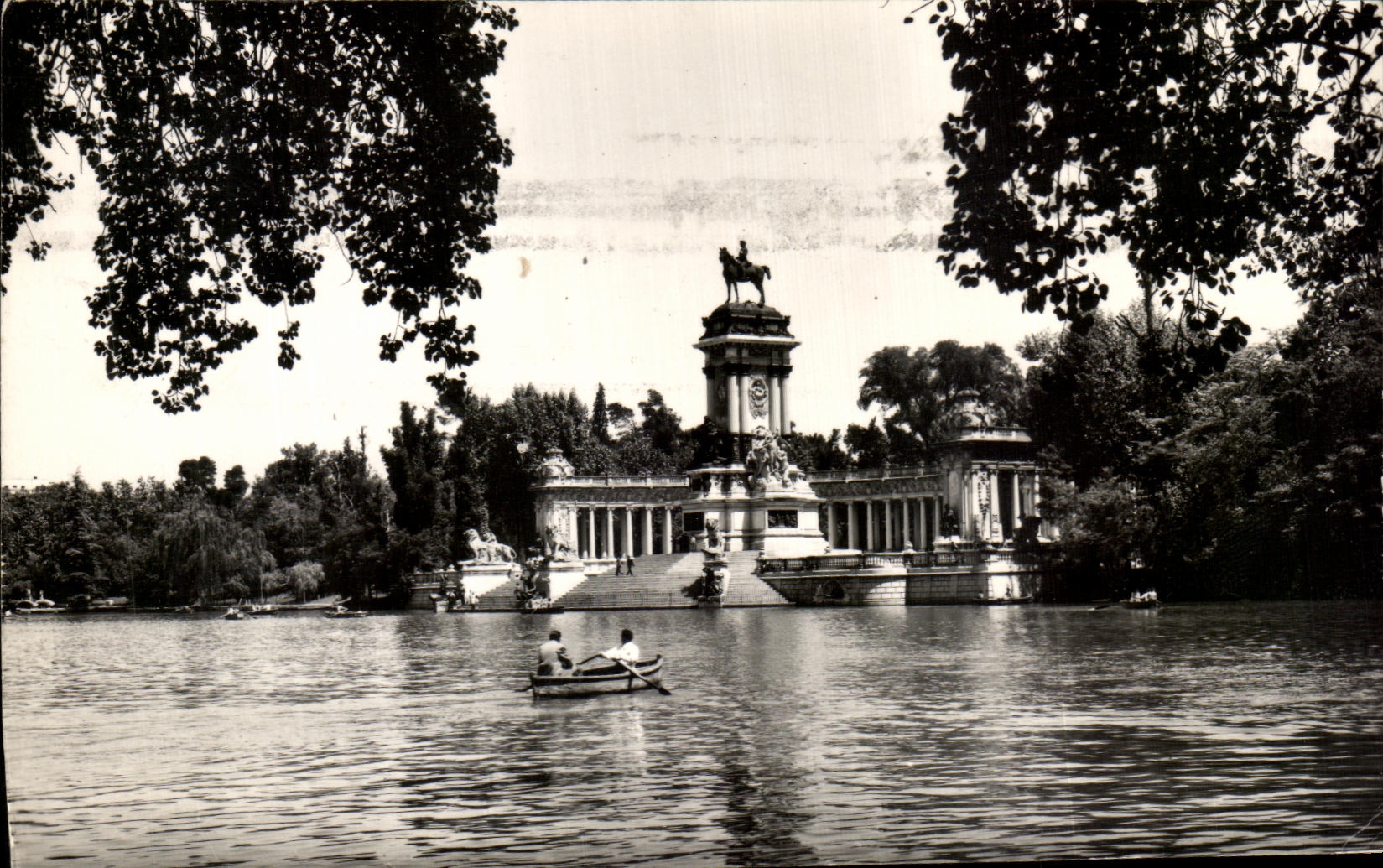 Madrid - Étang du Retiro — Éditeur Dominguez