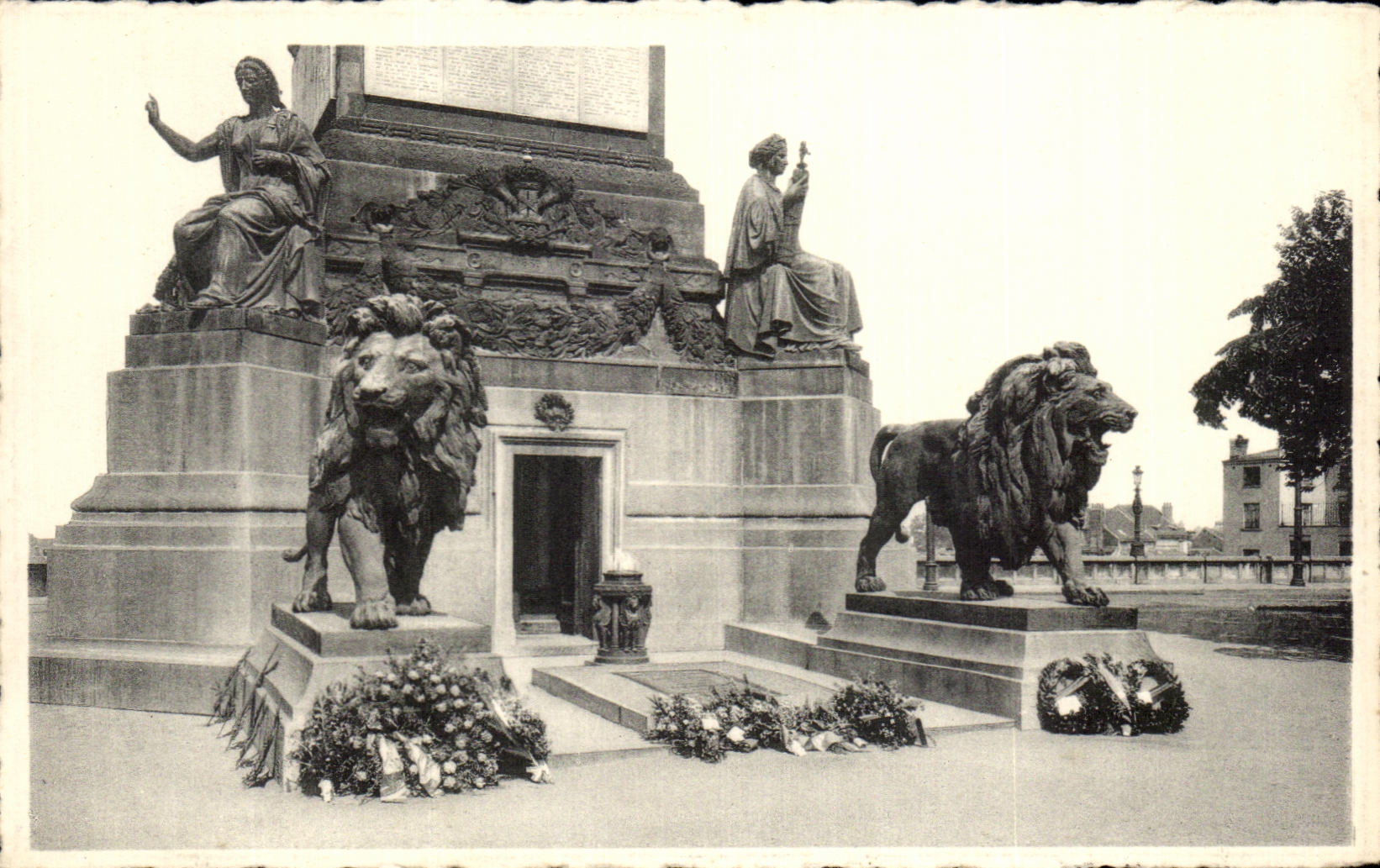 CPA Bruxelles Tombeau du Soldat Inconnu Lions