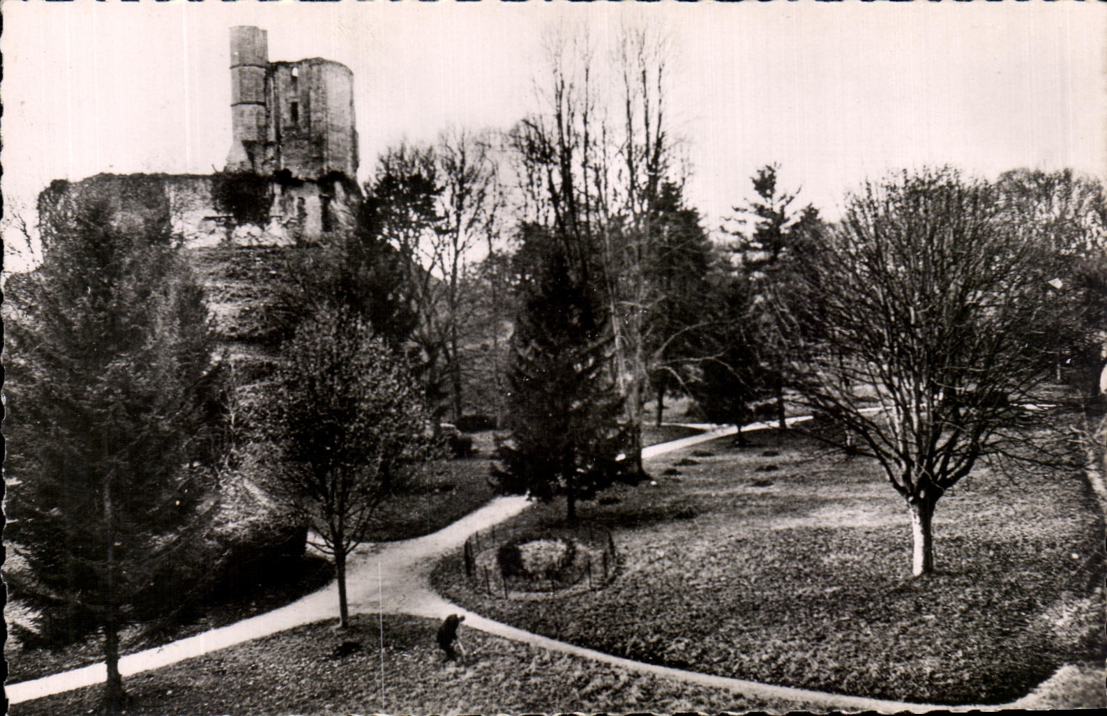 Gisors (Eure) — La Tour Saint Thomas et le Jardin Public — Édition L. Tournan à Gisors