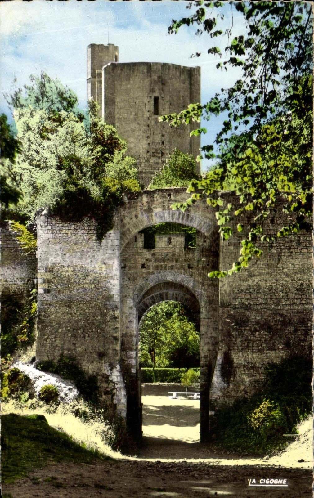 Gisors (Eure) — Le château fort, la porte des remparts — Édition A. Cigogne