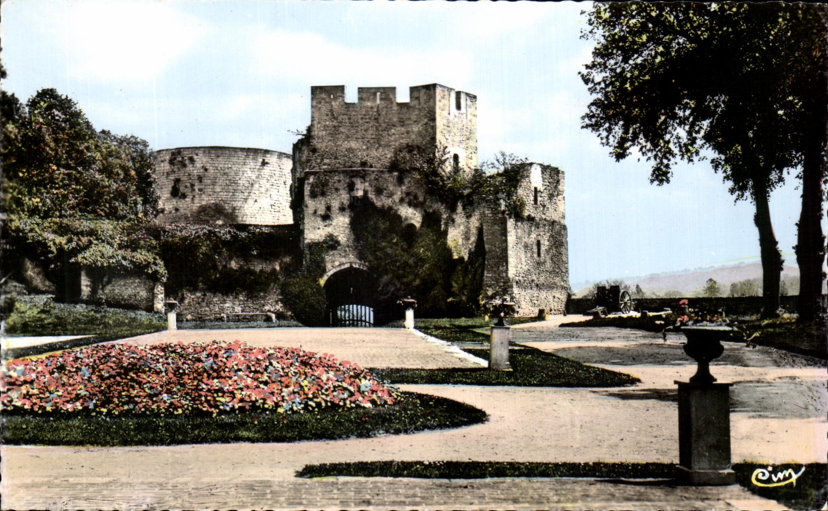 Gisors - Le Château - La Tour du Gouverneur et du Prisonnier — COMBIBIER IMP. MACON (71, S.-et-L.)