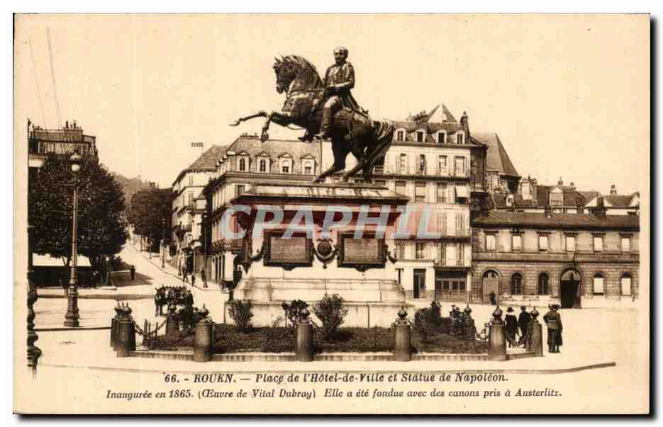 CPA Rouen Place de l'Hotel de Ville et Statue de Napoleon