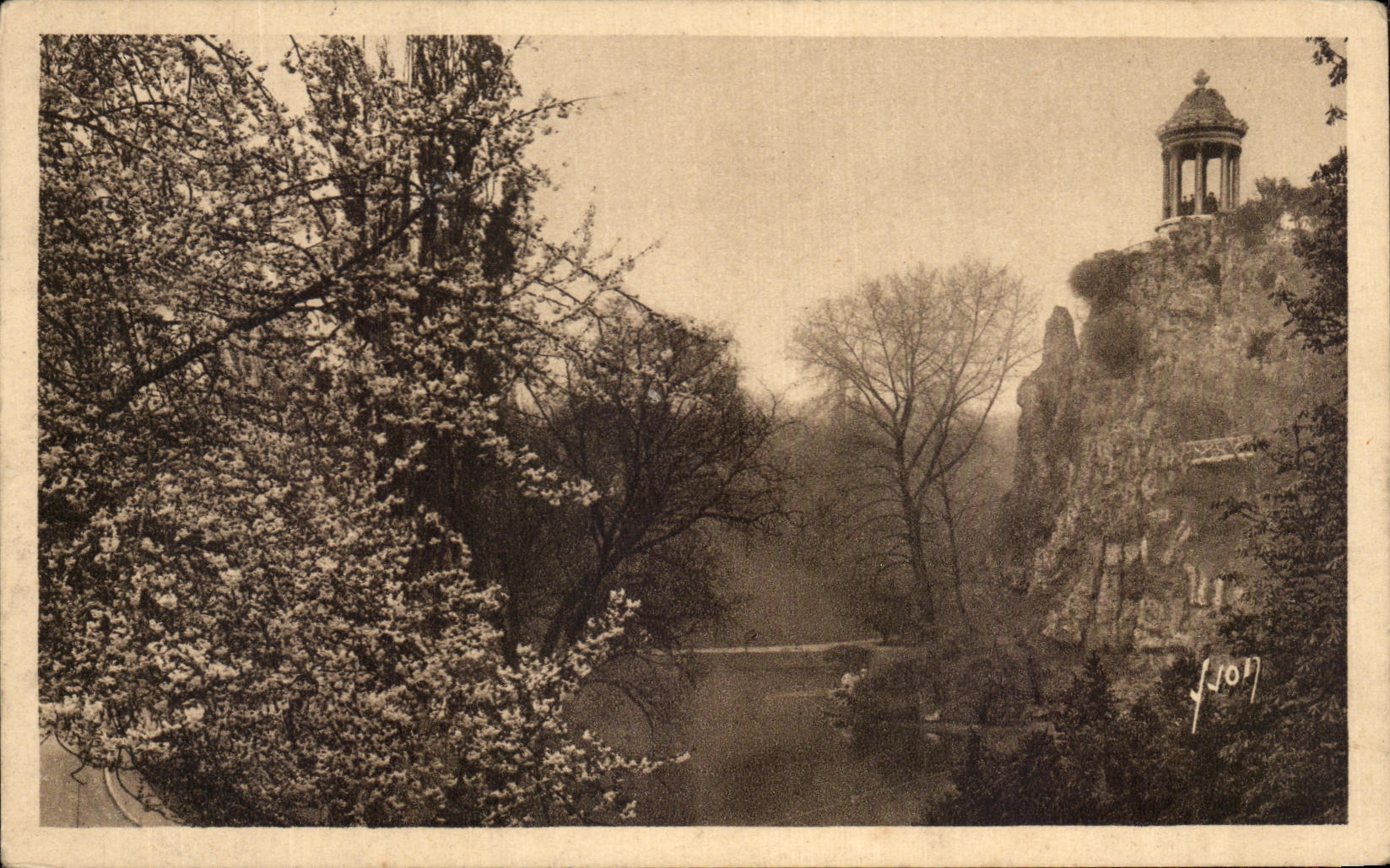 CPA Paris en flanant le Parc des Buttes Chaumont