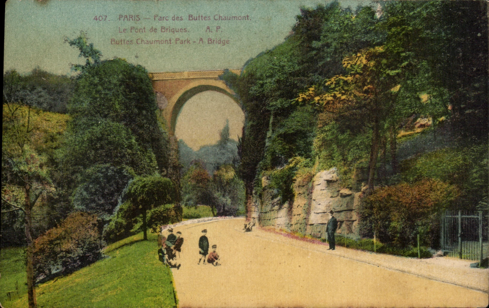 CPA Paris Parc des Buttes Chaunont le Pont de Briques