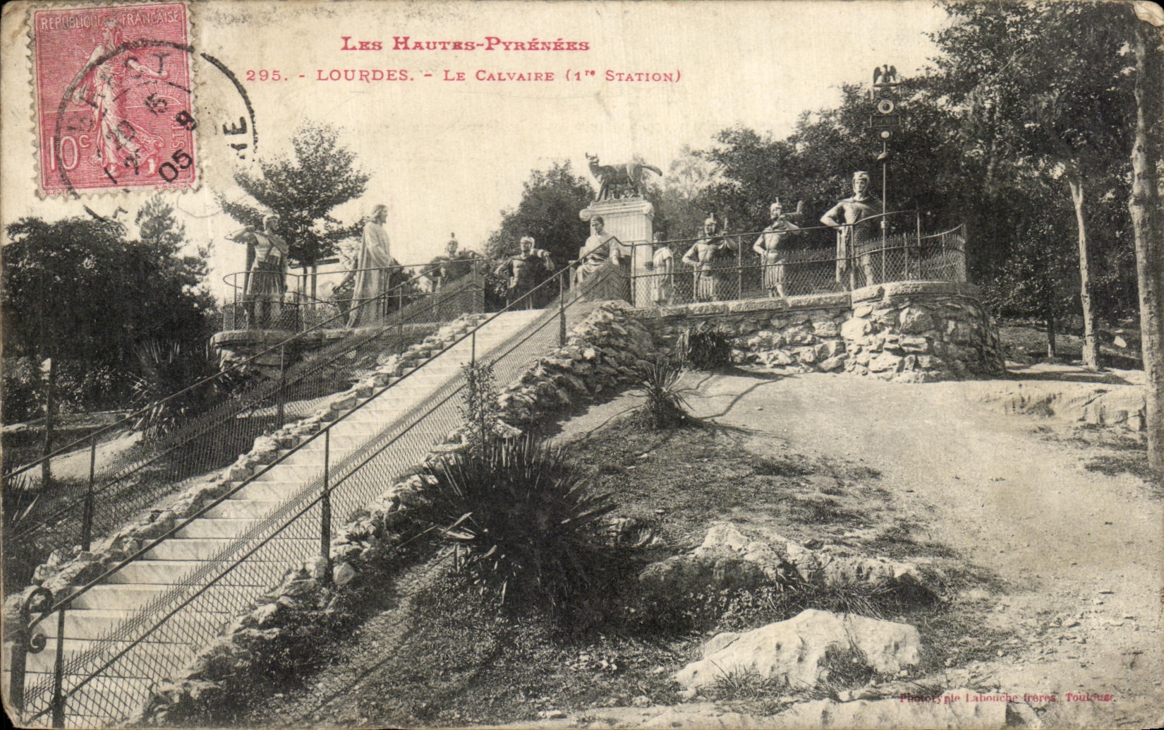 CPA Les hautes Pyaenees Lourdes Le Calvaire