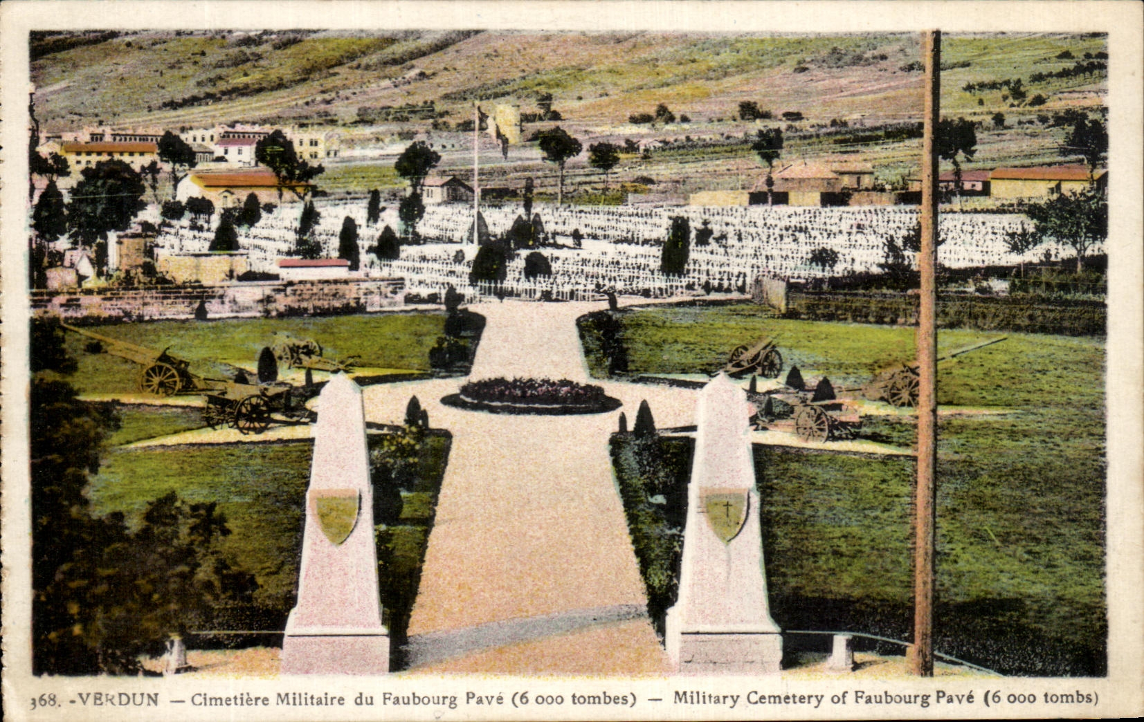 CPA Verdun Cimetiere Militaire du Faubourg Pave Militaria 