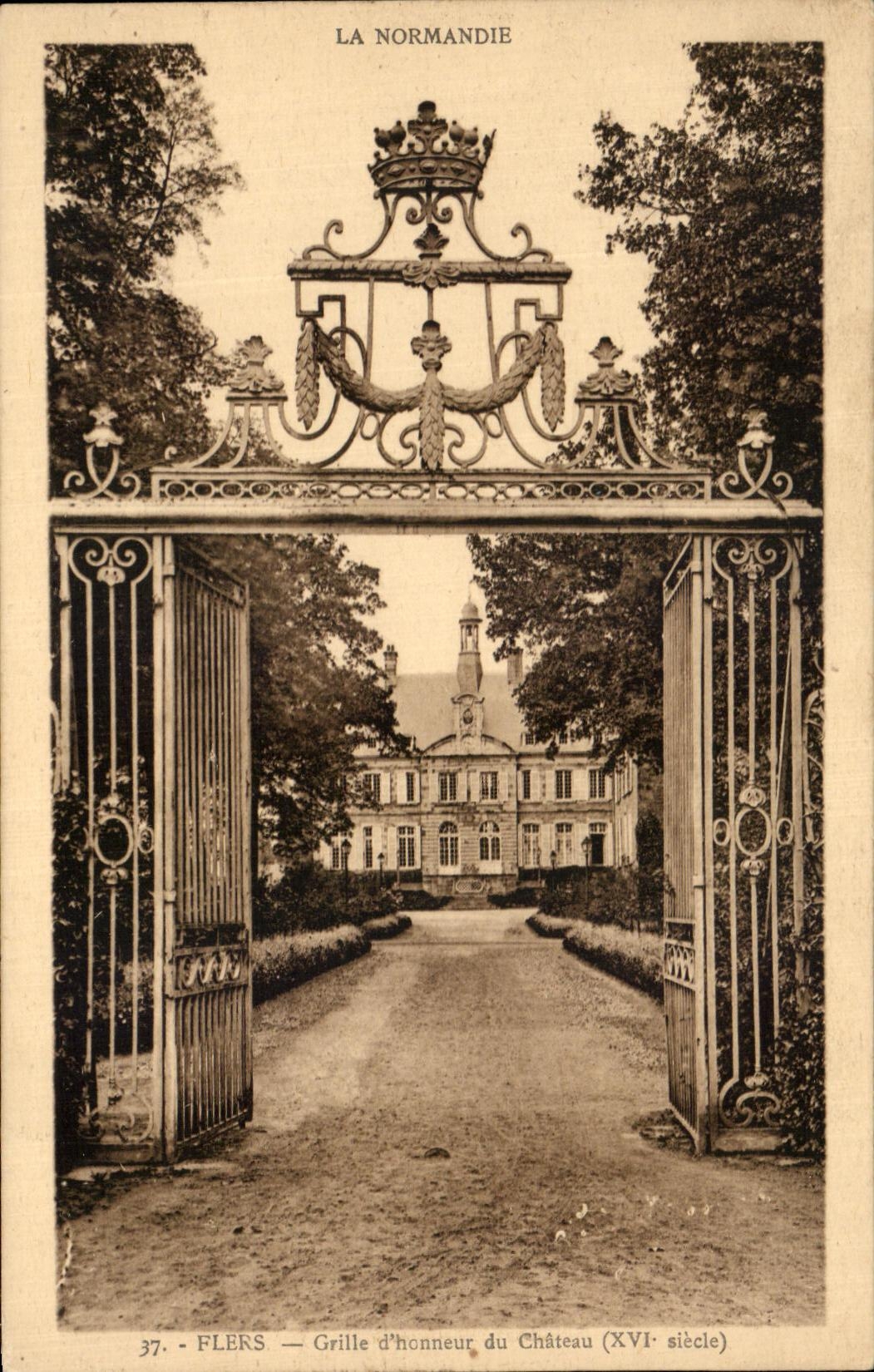 CPA Flers Grille d'Honneur du Chateau