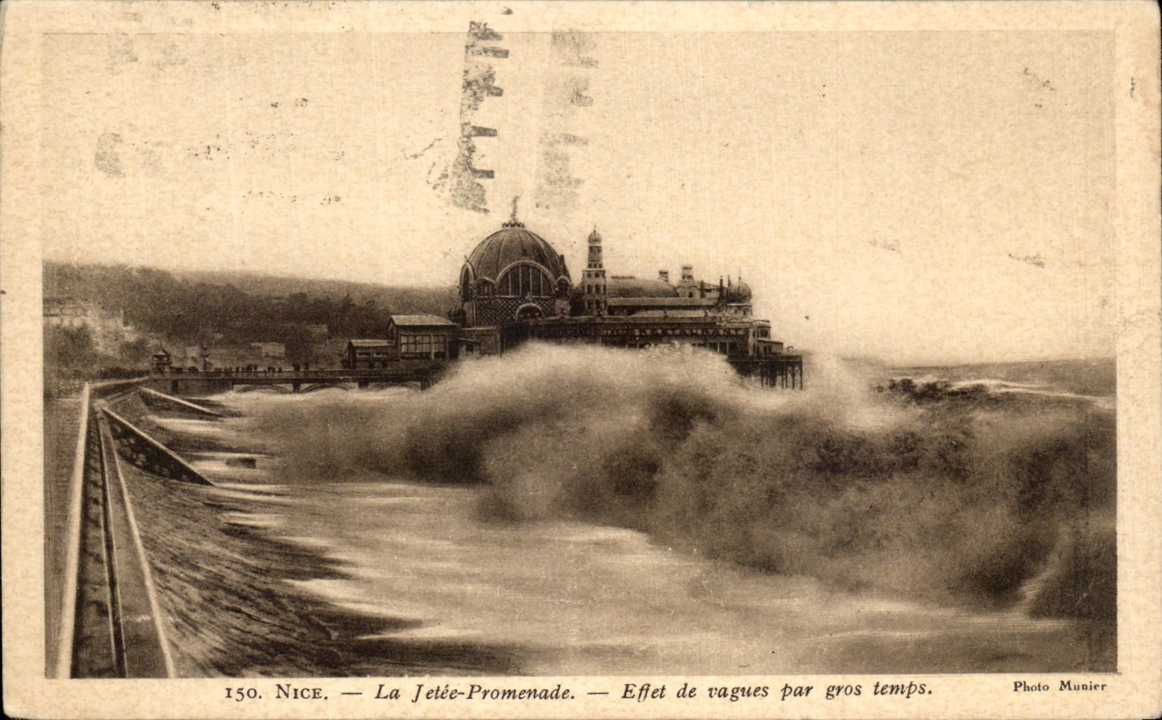 CPA Nice La Jetee Promenade effet de vagues par gros temps