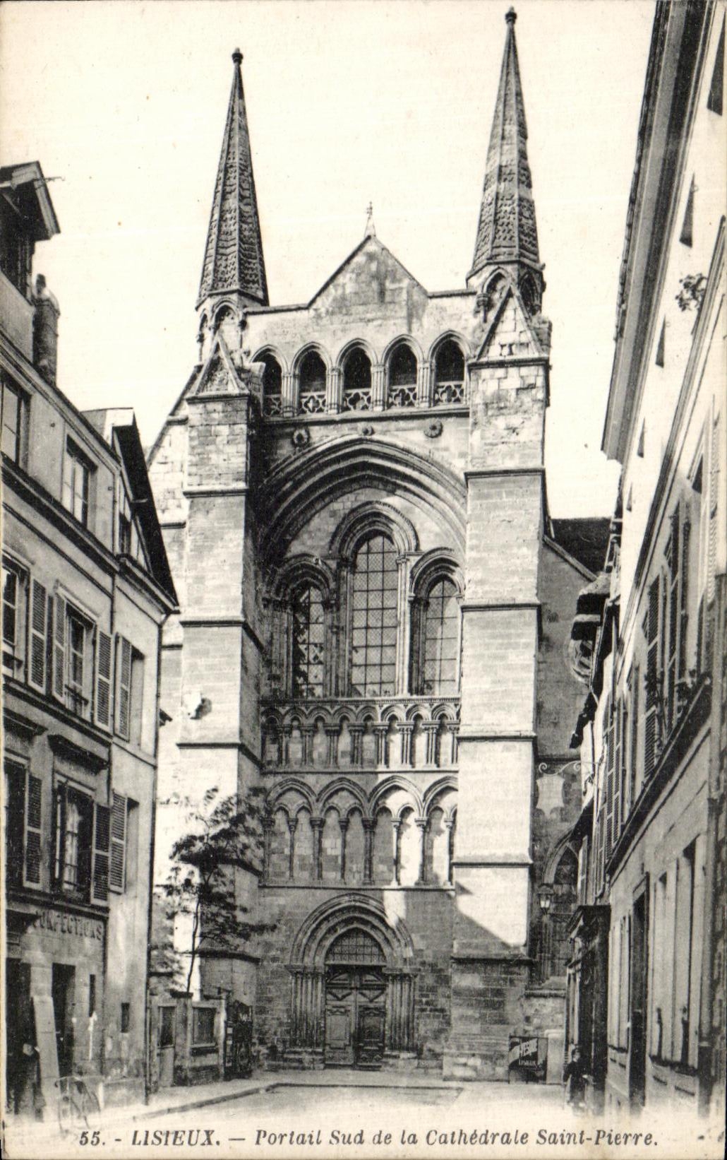 CPA Lisieux Portail Sud de la Cathedrale Saint Pierre