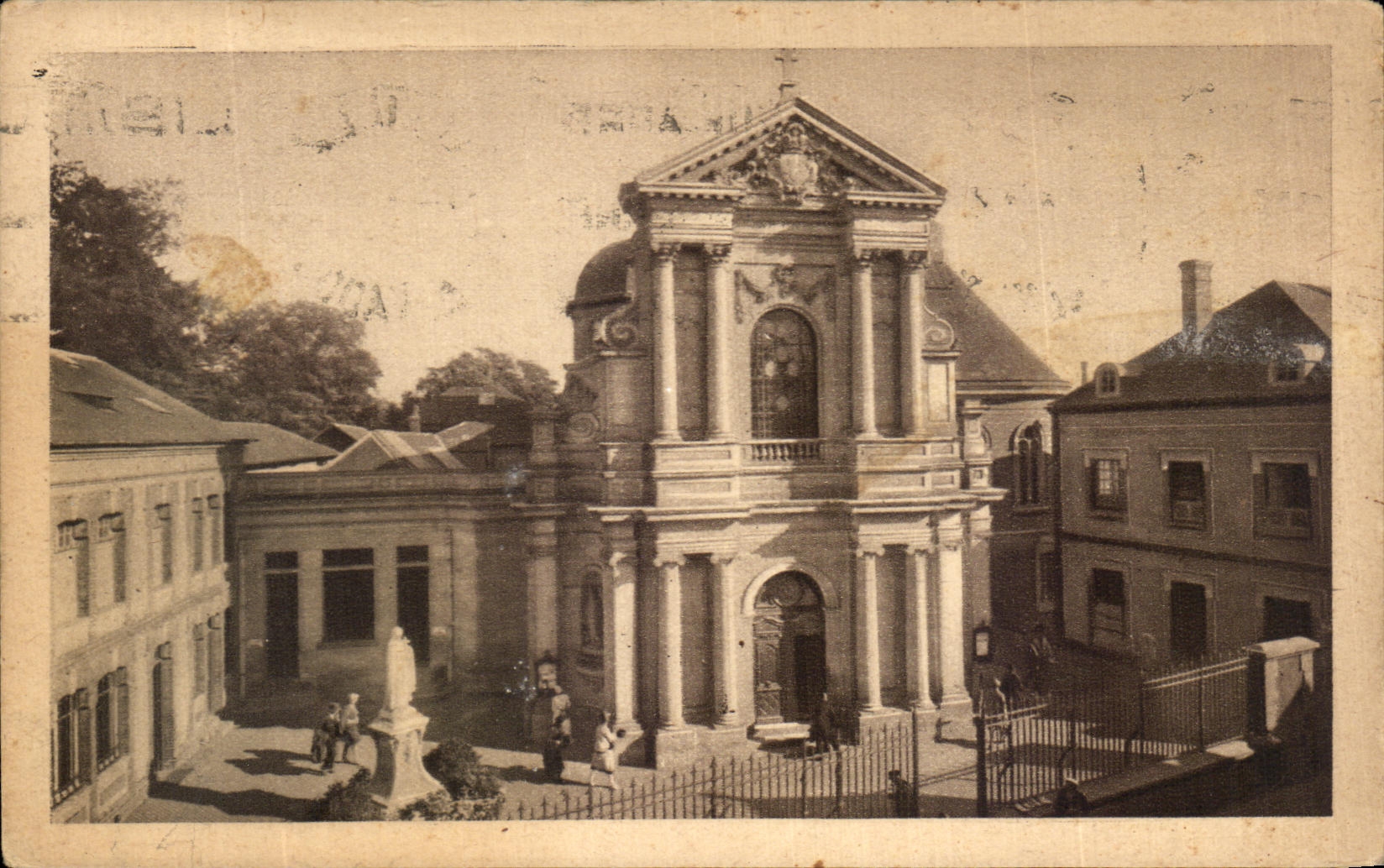 CPA La Chapelle des Carmelites de Lisieux La Facade 