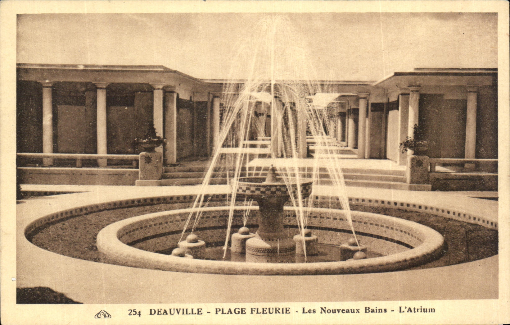 Deauville - Plage Fleurie - Les Nouveaux Bains - L'Atrium