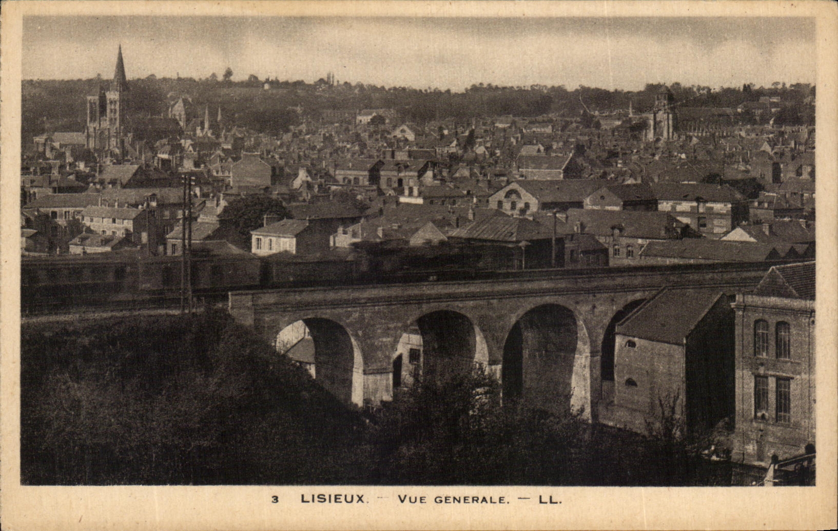 Lisieux — Vue générale — LL.