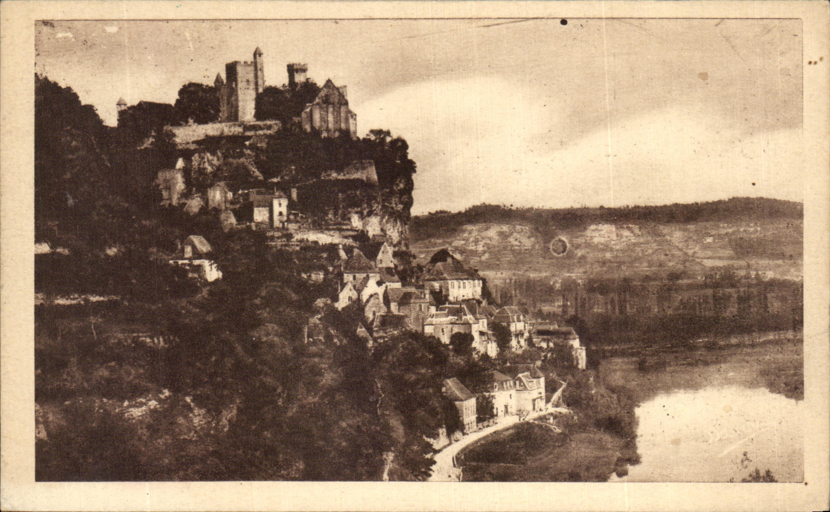 Château féodal de Beynac — Vue du Pecq — P.D.S. La Dordogne Pittoresque