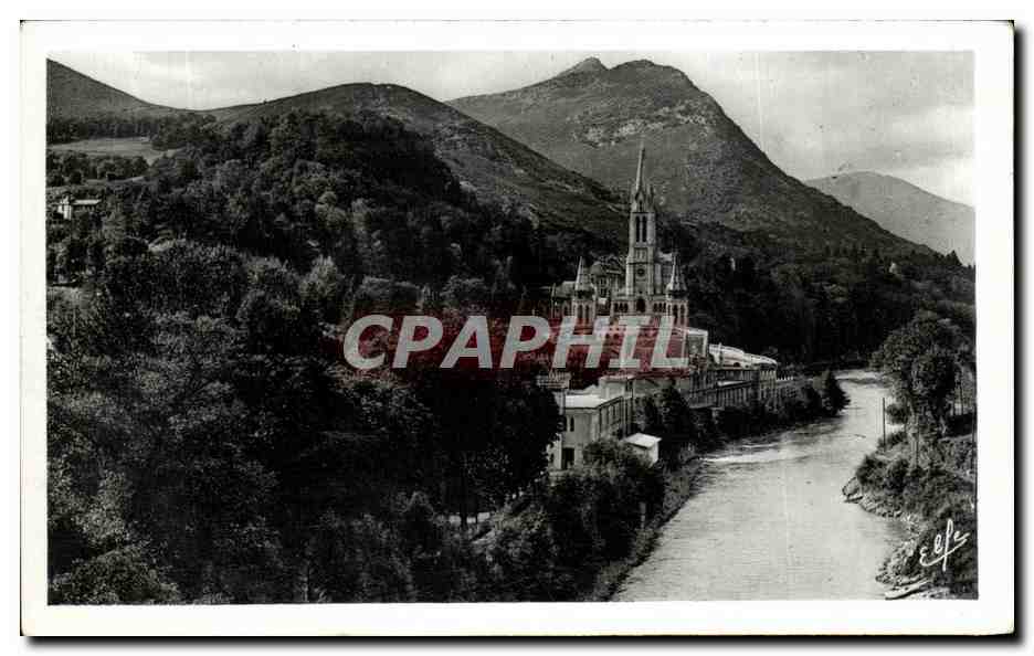 CPA Lourdes Le Gave Et La Basilique