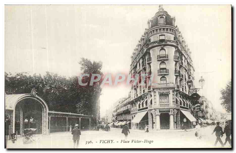 CPA Vichy Place Victor Hugo