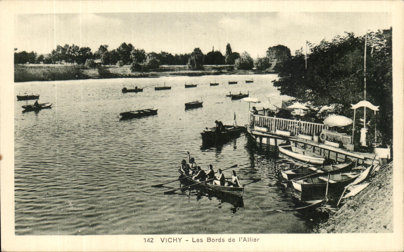 CPA Vichy Les Bords de l'Allier
