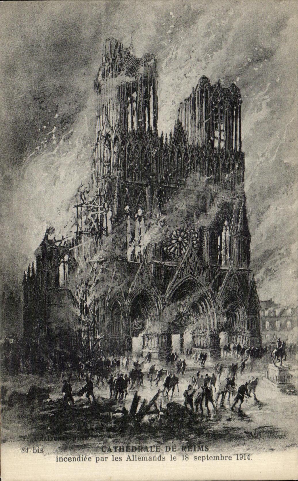 CPA La Cathedrale de Reims Incendie Par les Allemande le 18 septembre 1914 Militaria 