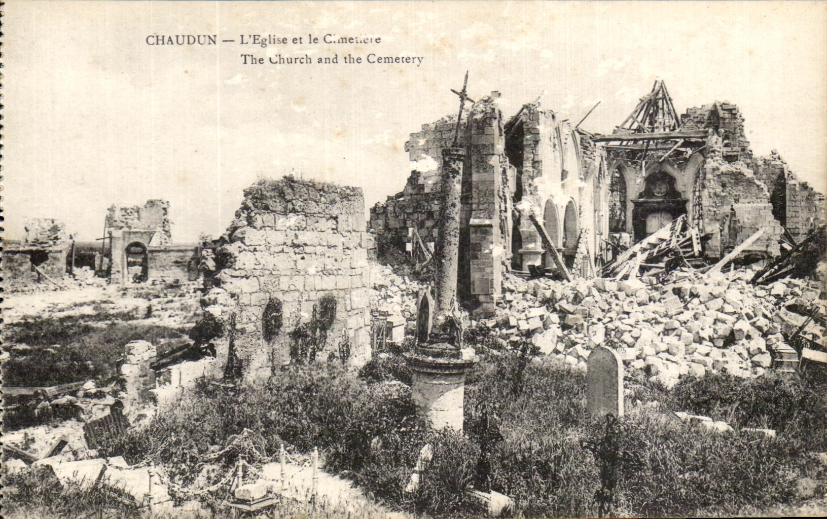 Antike Ansichtskarte Chaudon Die Kirche und der Friedhof Militaria