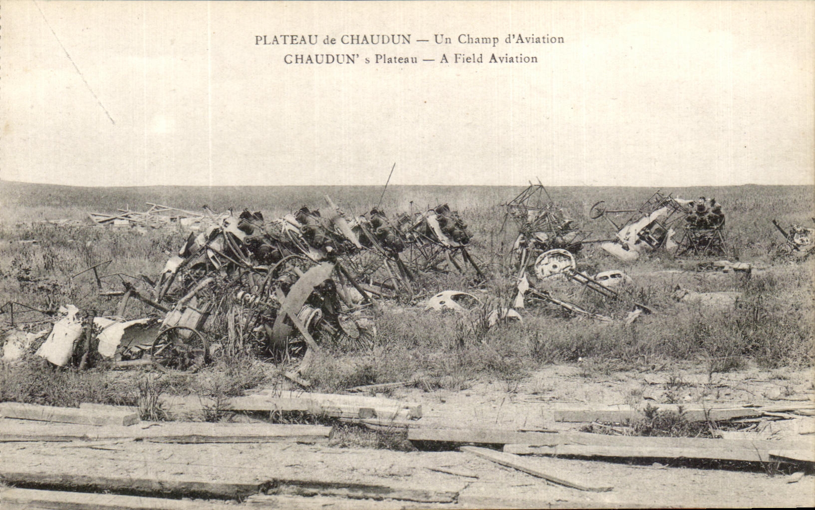 CPA Plateau de Chaudun Un Champ d'Aviation Chaudun 