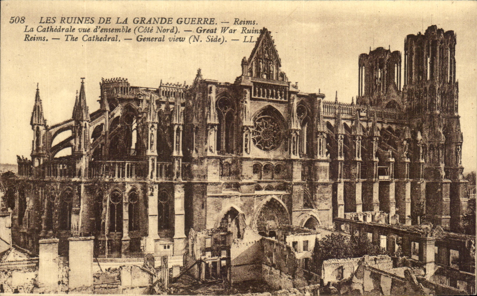 CPA Les Ruines De la Grande Guerre La Cathedrale Vue d'ensemble Militaria 