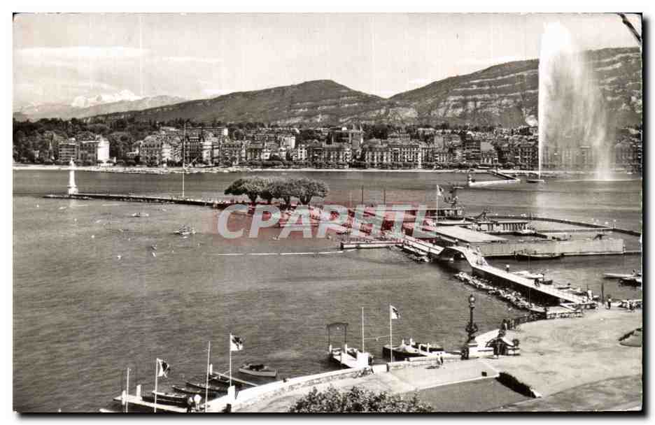 CPA Geneve La Jetee des Paquis le jet d'eau et le Mont Blanc