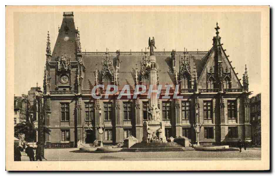 CPA Rouen Palais de Justice Monument de la Victoire Place du Marechal Foch