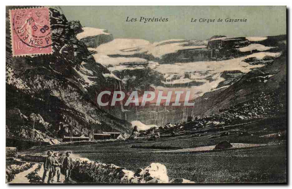 CPA Les Pyrenees Le Cirque De Gavarnie