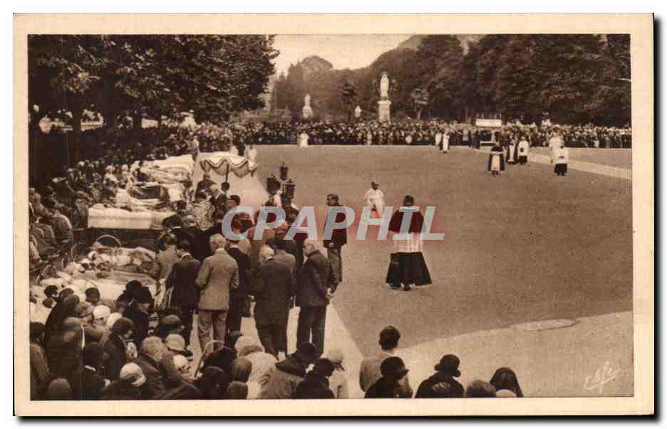 CPA Lourdes La Benediction des Malades