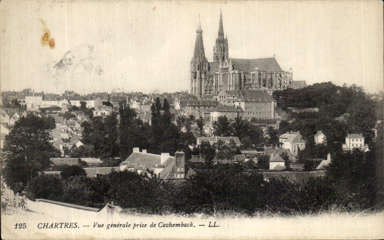 CPA Chartres Vue generale prise de Cachemback