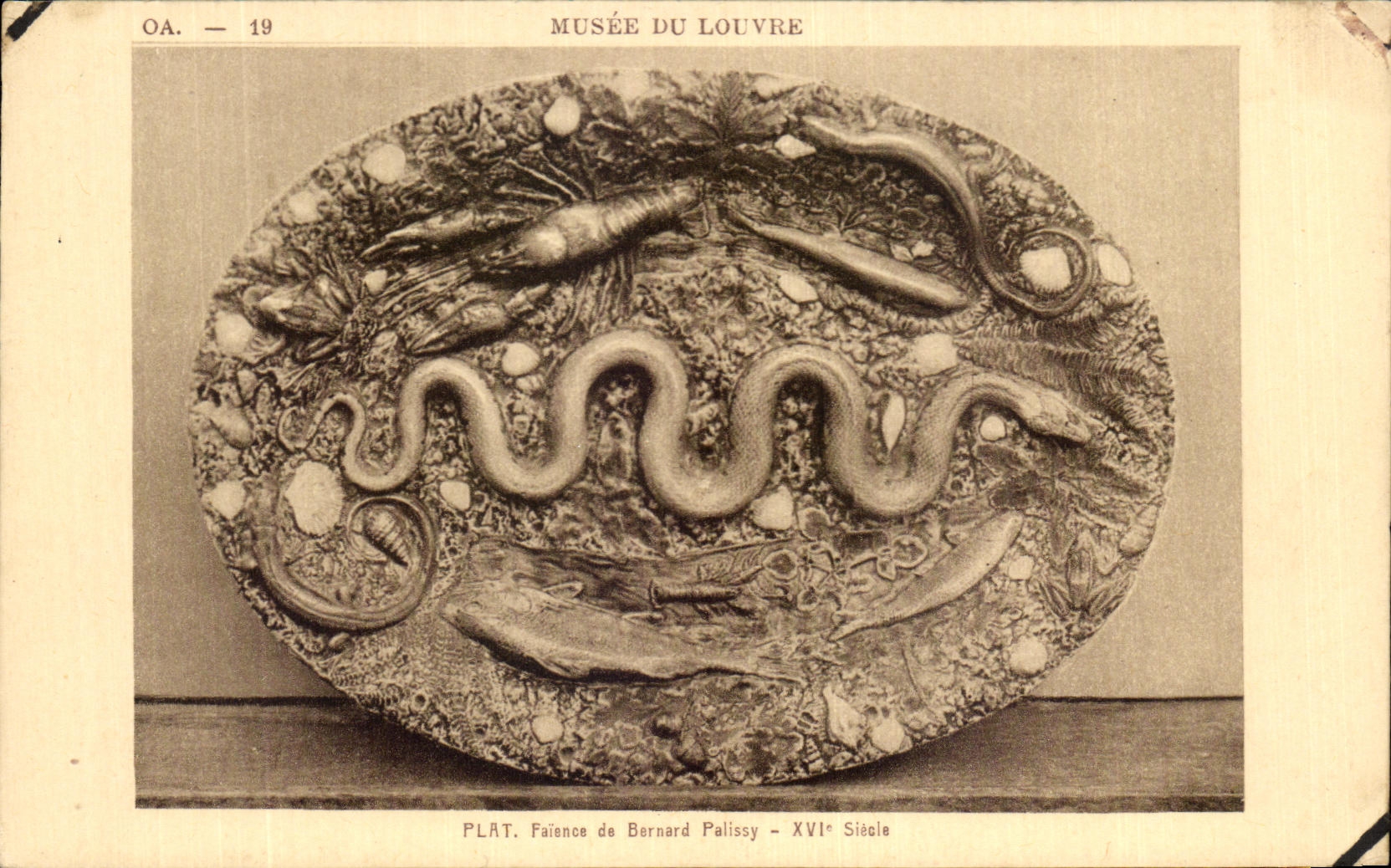 CPA Musee Du Louvre Plat faience de Bernard Palissy Serpent Ecrevisse Homard Anguille 