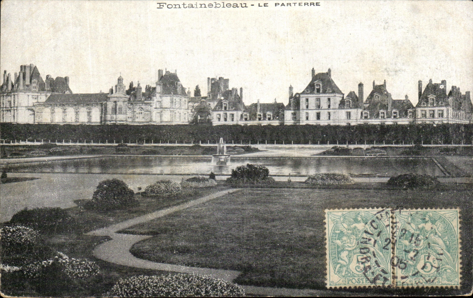 Fontainebleau - El Parterre — vista del castillo y del jardín