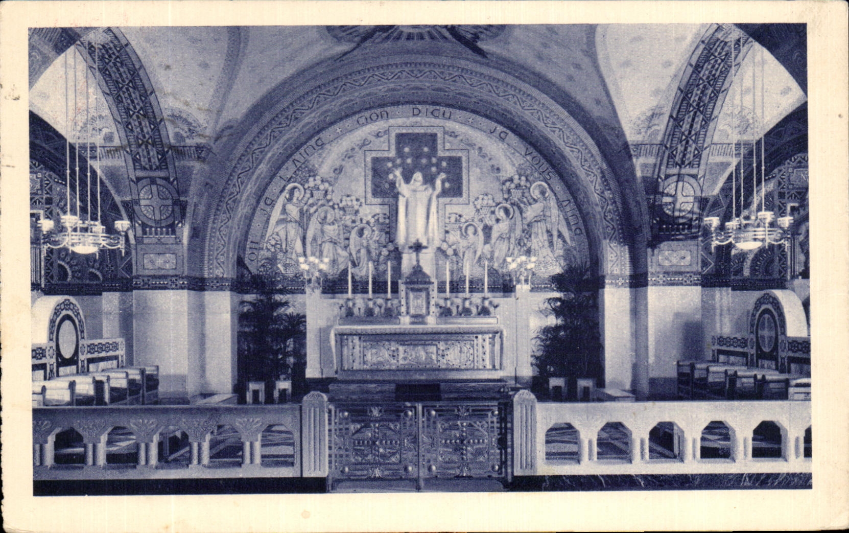 La Basilique de Lisieux — La Crypte — Le Chœur — Reproduction tirée de la série CPAPHIL