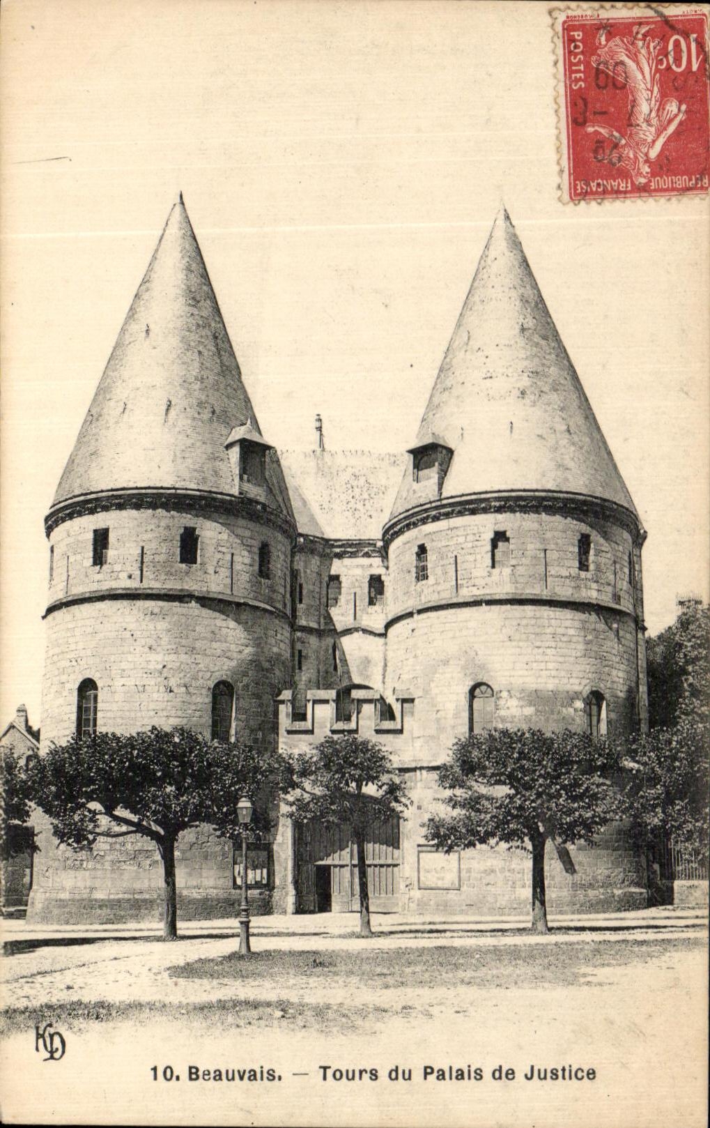 Beauvais — Tours du Palais de Justice — KD