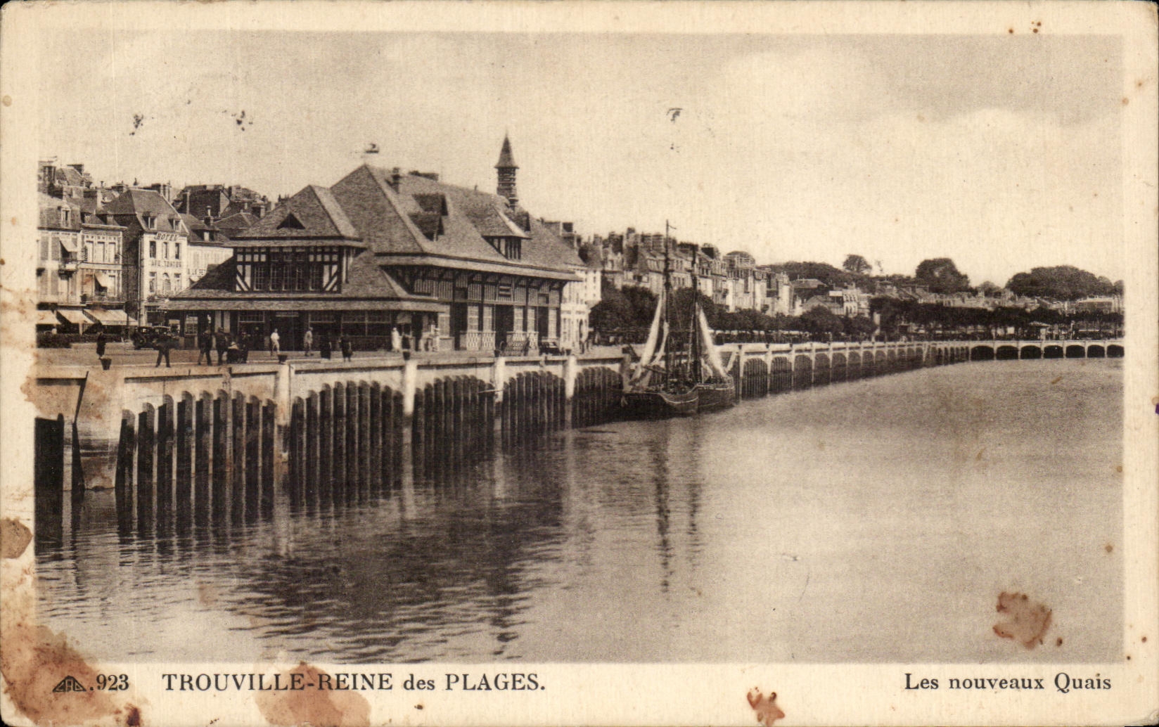 CPA Trouville Reine des Plages Les Nouveaux Quais