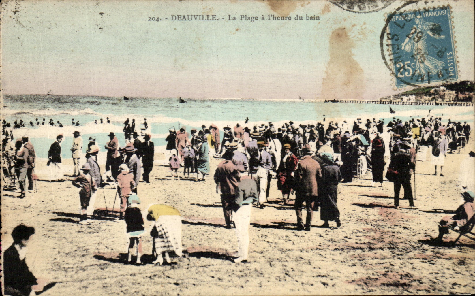 Deauville - La Plage à l'heure du bain — A. Basley, Lib. Phot. Deauville, n°204