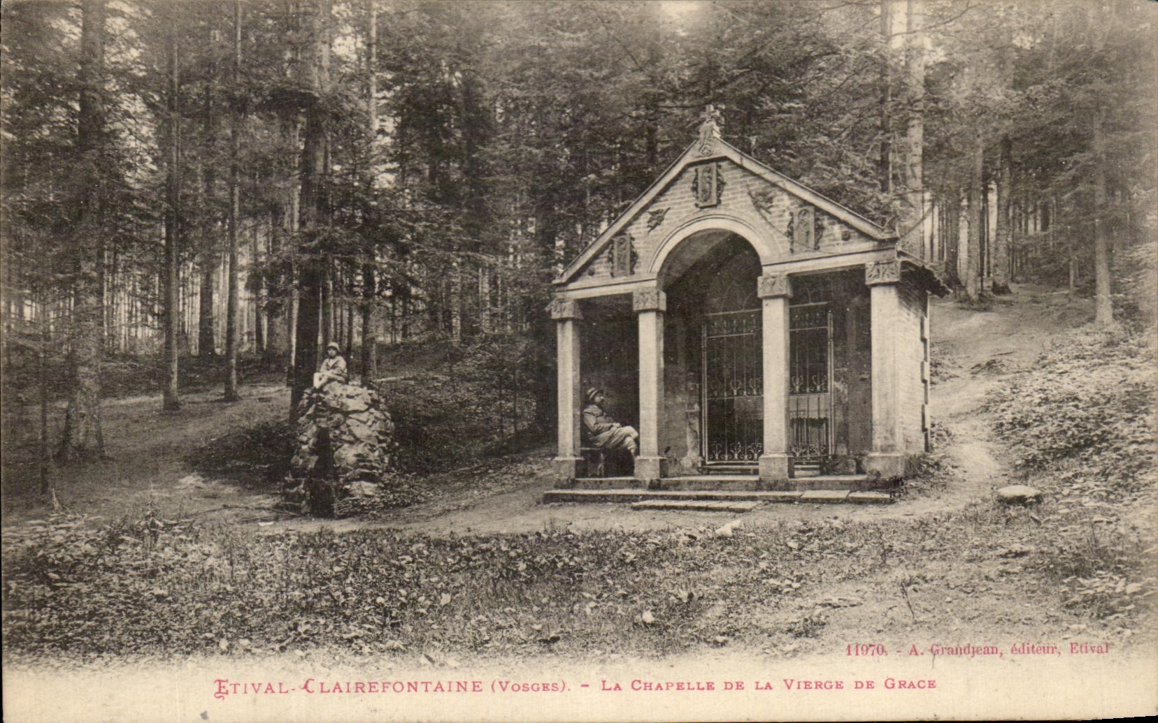 CPA Etival Clairrefontaine Le Chapelle De la Vierge De Grace
