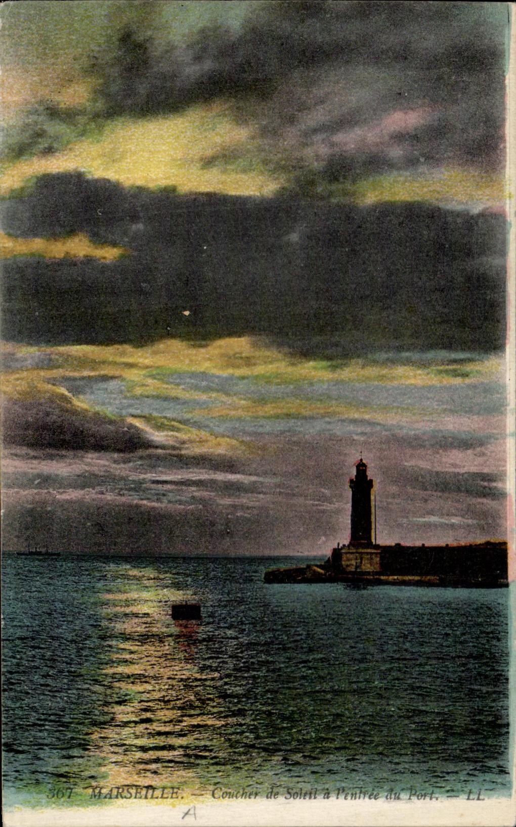 CPA Marseille Coucher de Soleit a l'entree du Port