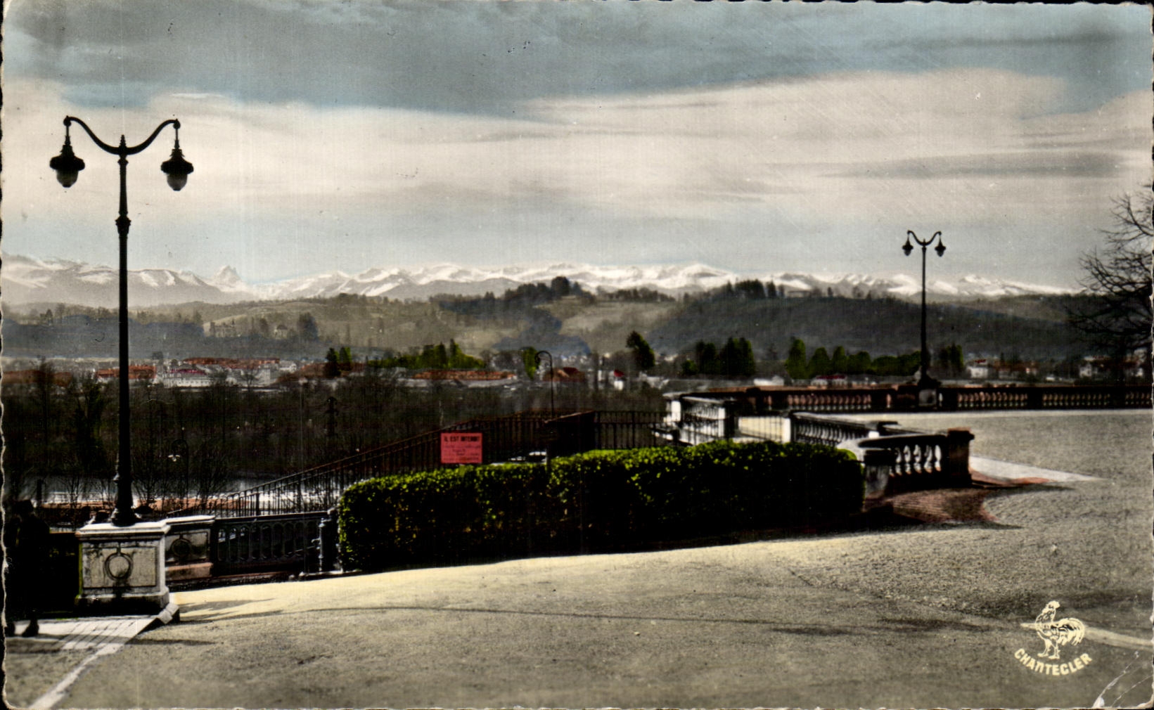 CPA Pau Le Boulevard des Pyrenees et la Chaine