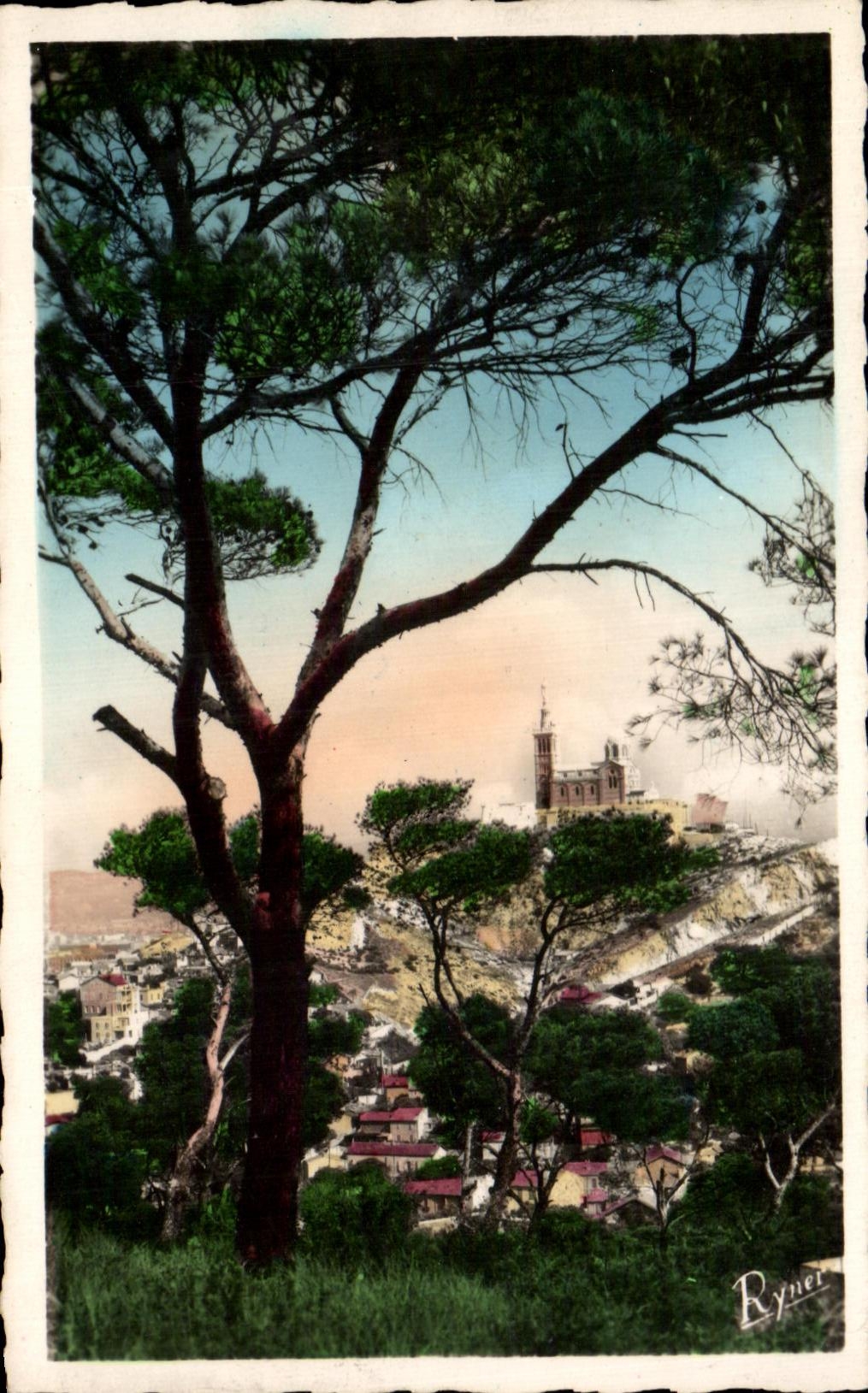 CPA Marseille Basilique de Notre Dame de la Garde