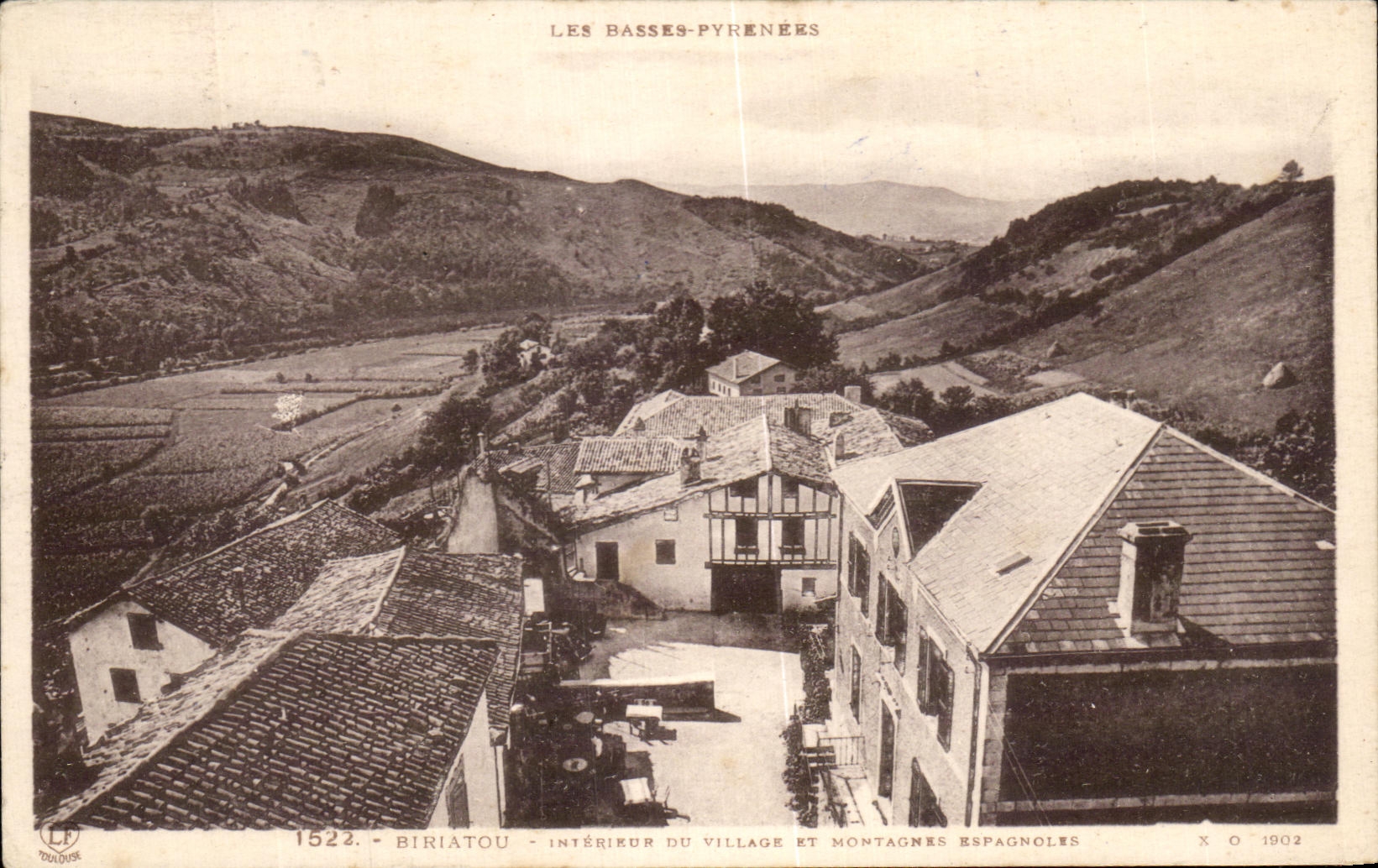 Biriatou — Intérieur du village et montagnes espagnoles — Labouche Toulouse n°1522