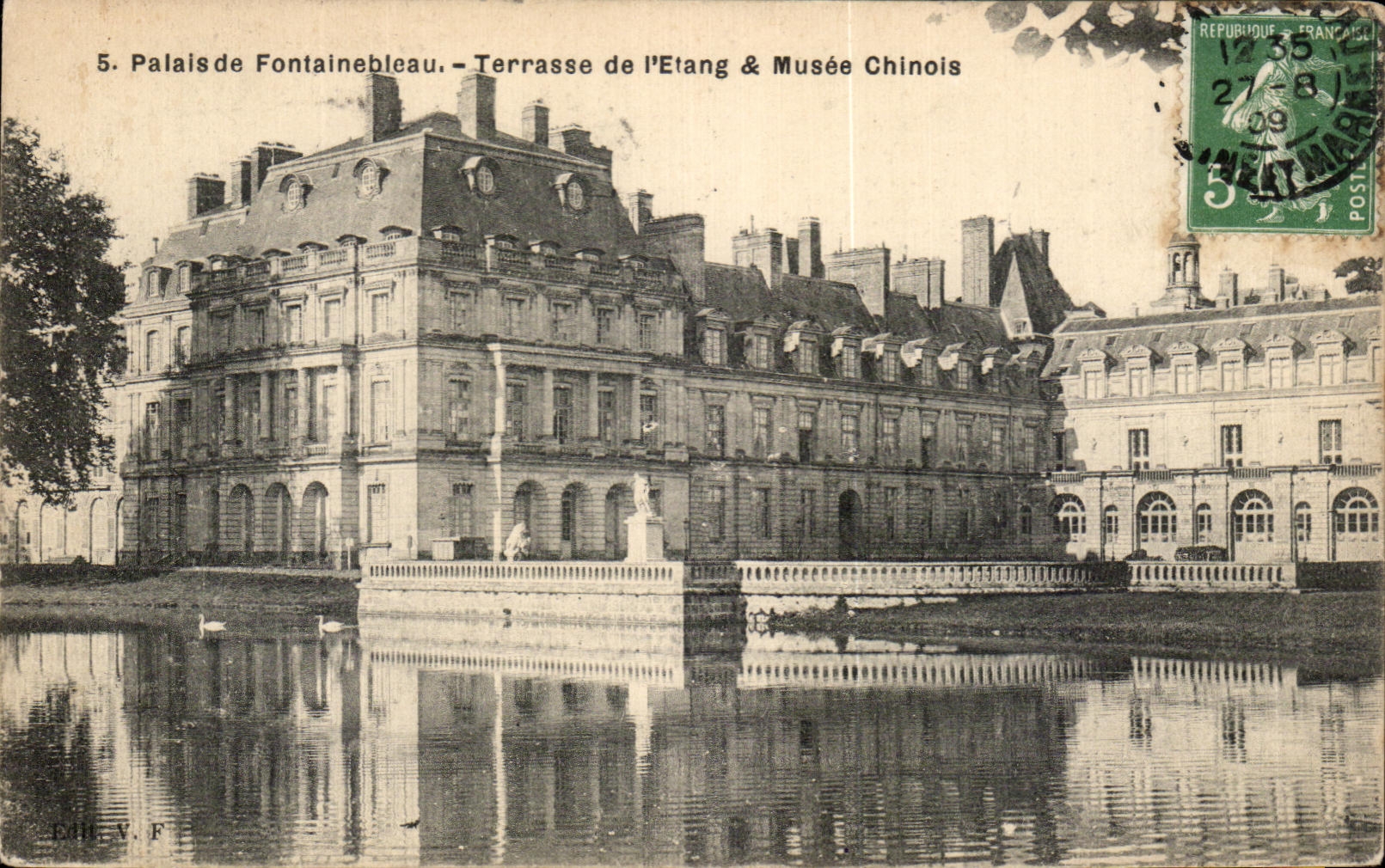 Palacio de Fontainebleau — Terraza del Estanque & Museo Chino — Edit. V. F.