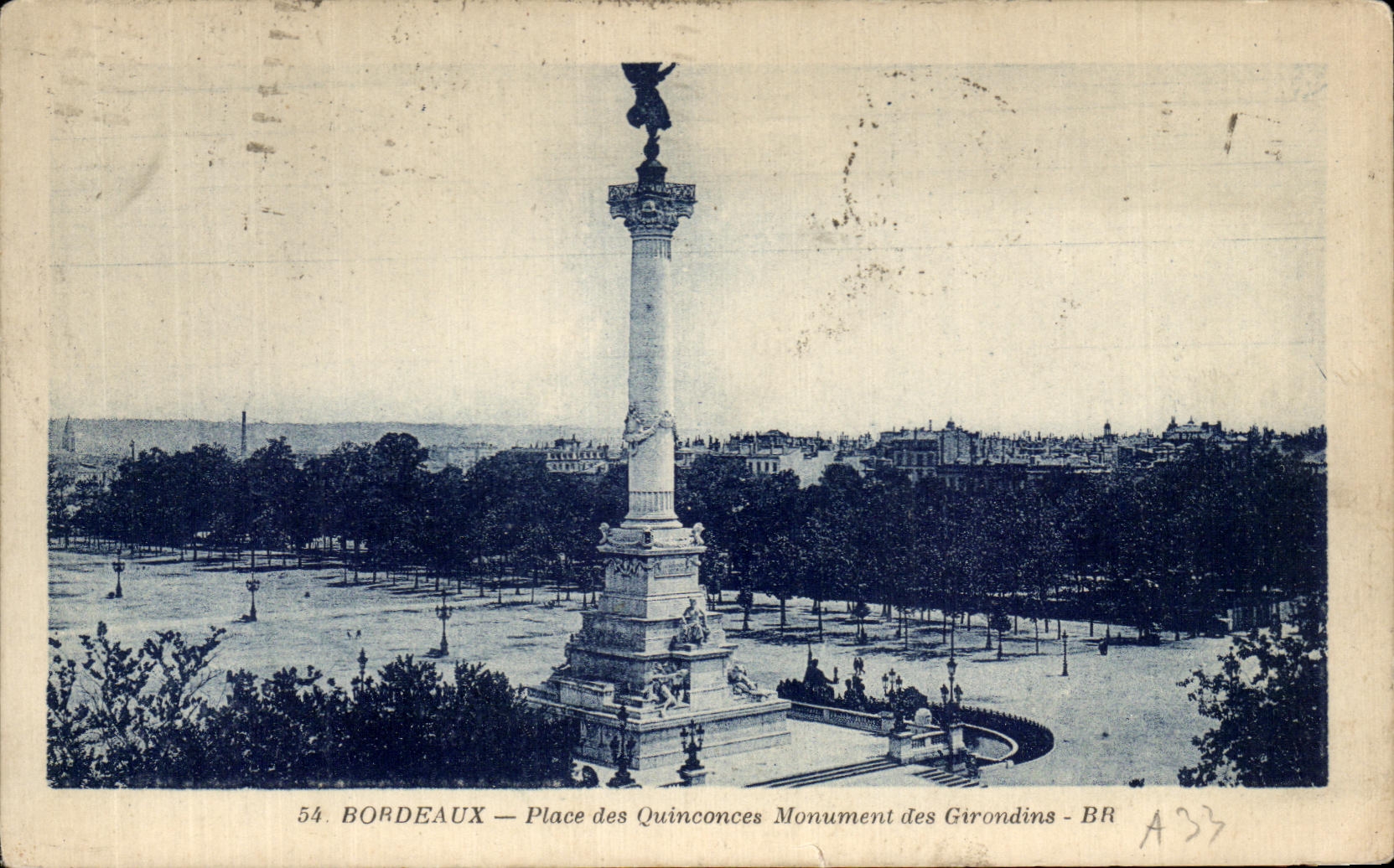 CPA Bordeaux Place des Quinconces Monument des Girondins