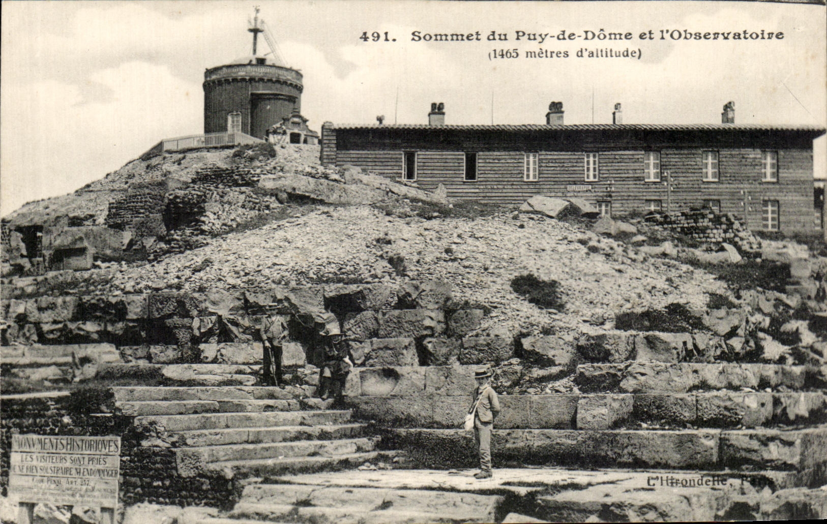CPA Sommet du Puy de Dome et l'observatoire 
