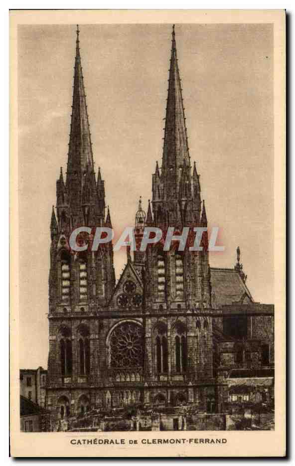 Cathédrale de Clermont-Ferrand — vue de façade avec ses deux flèches — éditeur non visible