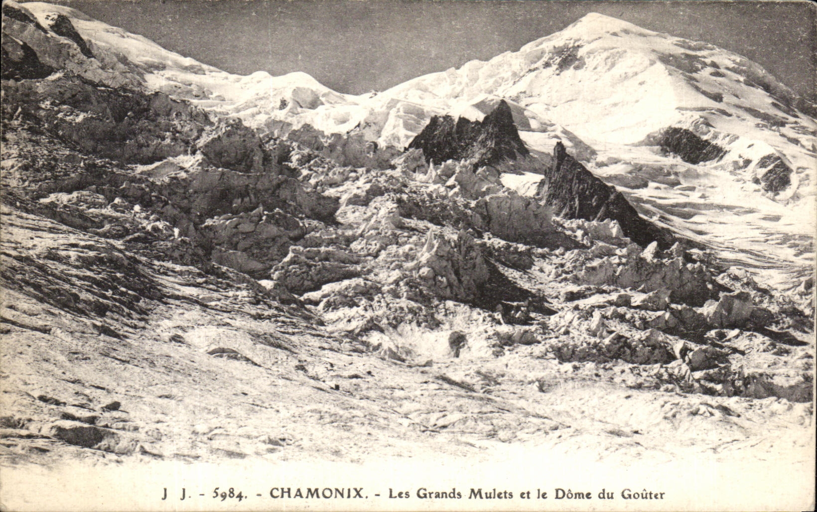 CPA Chamonix Les Grands Mulets et le Dome du Gouter