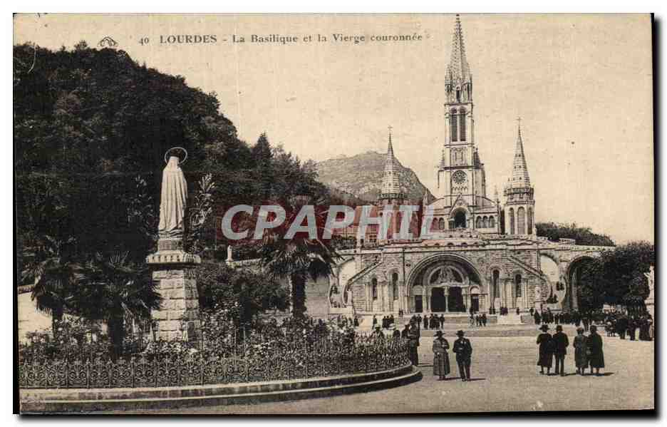 CPA Lourdes La Basilique et la Vierge couronnee