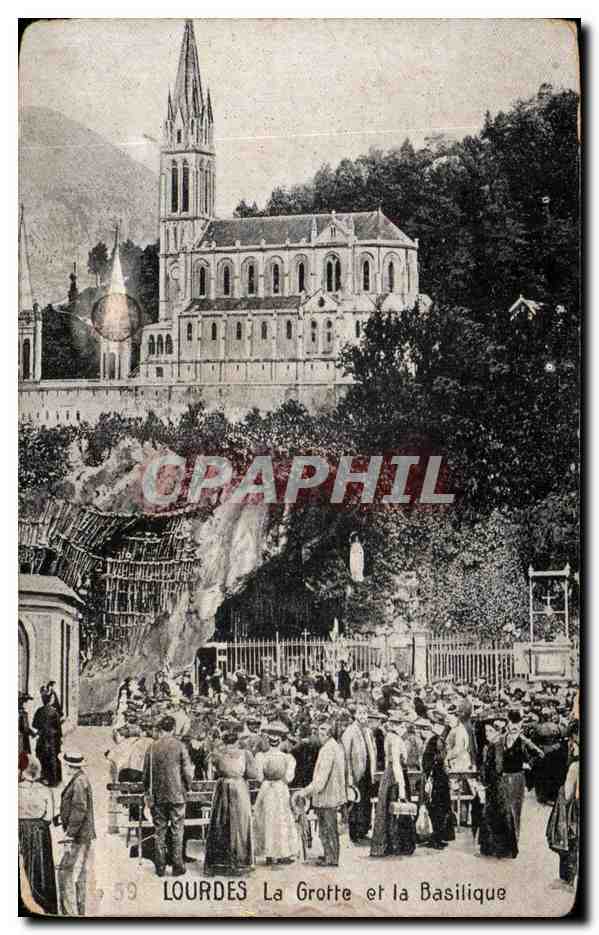 CPA Lourdes La Grotte et la Basilique