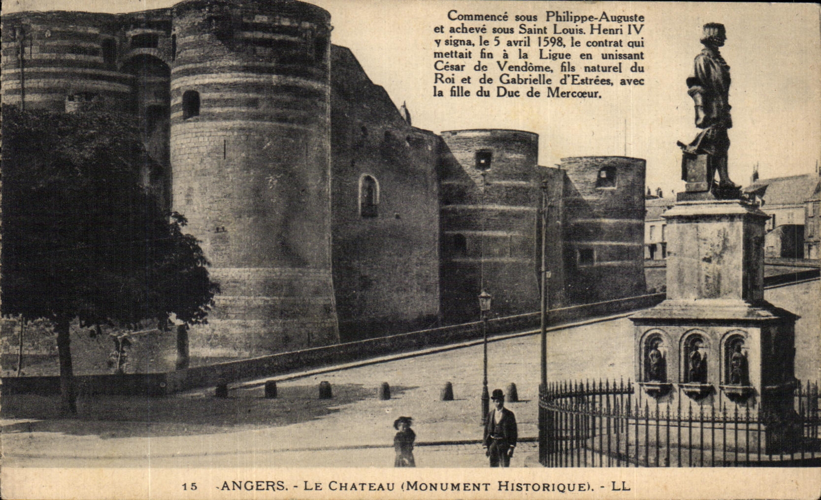 CPA Angers Le Chateau Monument Historique